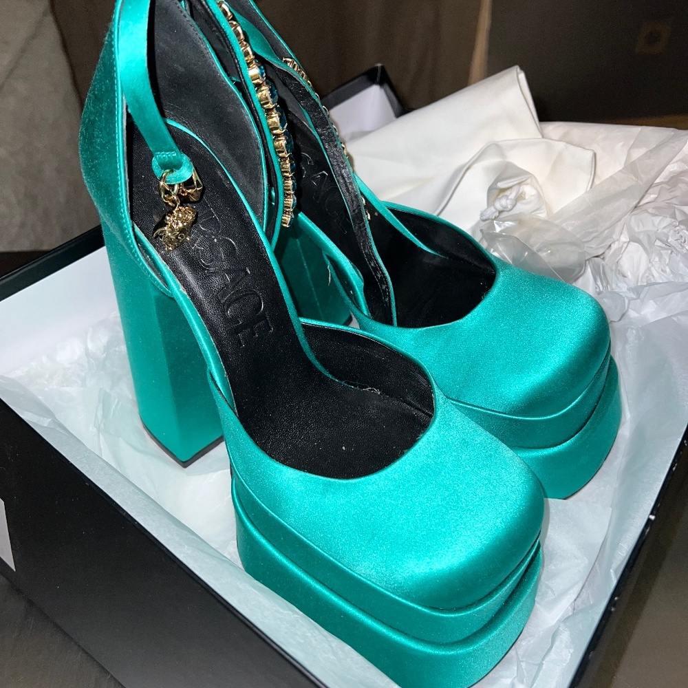 Versace 9US Mary Jane emeraude green